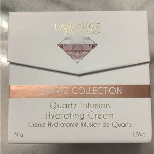 La Rouge Quartz collection
Quartz Infused Hydrating Cream
